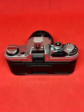 将图片加载到图库查看器，Canon AE-1 with 50mm f/1.8 Lens