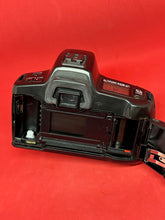 Load image into Gallery viewer, Minolta Maxxum 300si with 35-70mm Zoom Lens