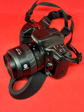 将图片加载到图库查看器，Minolta 400si 35m Film Camera with 35-70mm Zoom Lens