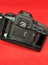 Charger l'image dans la galerie, Minolta Maxxum 70 35mm Aoto-Focus Film Camera