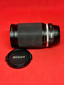 Nikon 35-135mm f/3.5-4.5 Zoom-NIKKOR Macro AIS Manual Lens