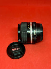 Charger l&#39;image dans la galerie, Nikon 35mm f/2 NIkkor AIS Manual Focus Lens