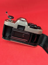 画像をギャラリービューアに読み込む, Nikon FM10 Outfit with Nikkor 35-70mm f/3.5-4.8 Zoom Lens