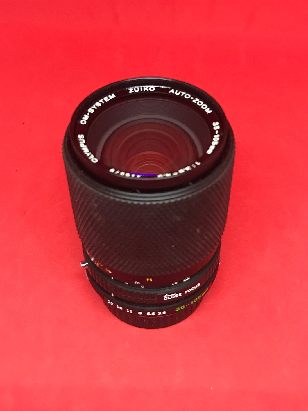 Olympus-Zuiko 35-105mm f/3.5-4.5 Zoom Lens