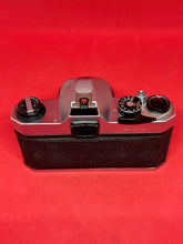 Load image into Gallery viewer, Pentax K1000 with 50mm f/2.0 Lens