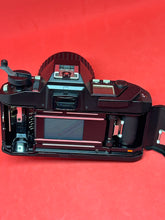Load image into Gallery viewer, Pentax P5 with Pentax 35-70mm F/4.0 Zoom Lens