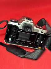 Cargar imagen en el visor de la galería, Pentax ZX-30 35mm SLR Film Camera SMC Pentax-FA 28-80mm Lens