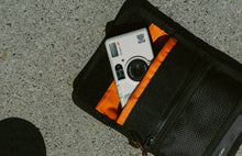 Cargar imagen en el visor de la galería, KODAK Snapic A1 35mm Film Camera - Ivory White