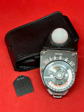 Cargar imagen en el visor de la galería, Sekonic L-398 Studio Deluxe Light Meter with Lumisphere (Ambient)(High)