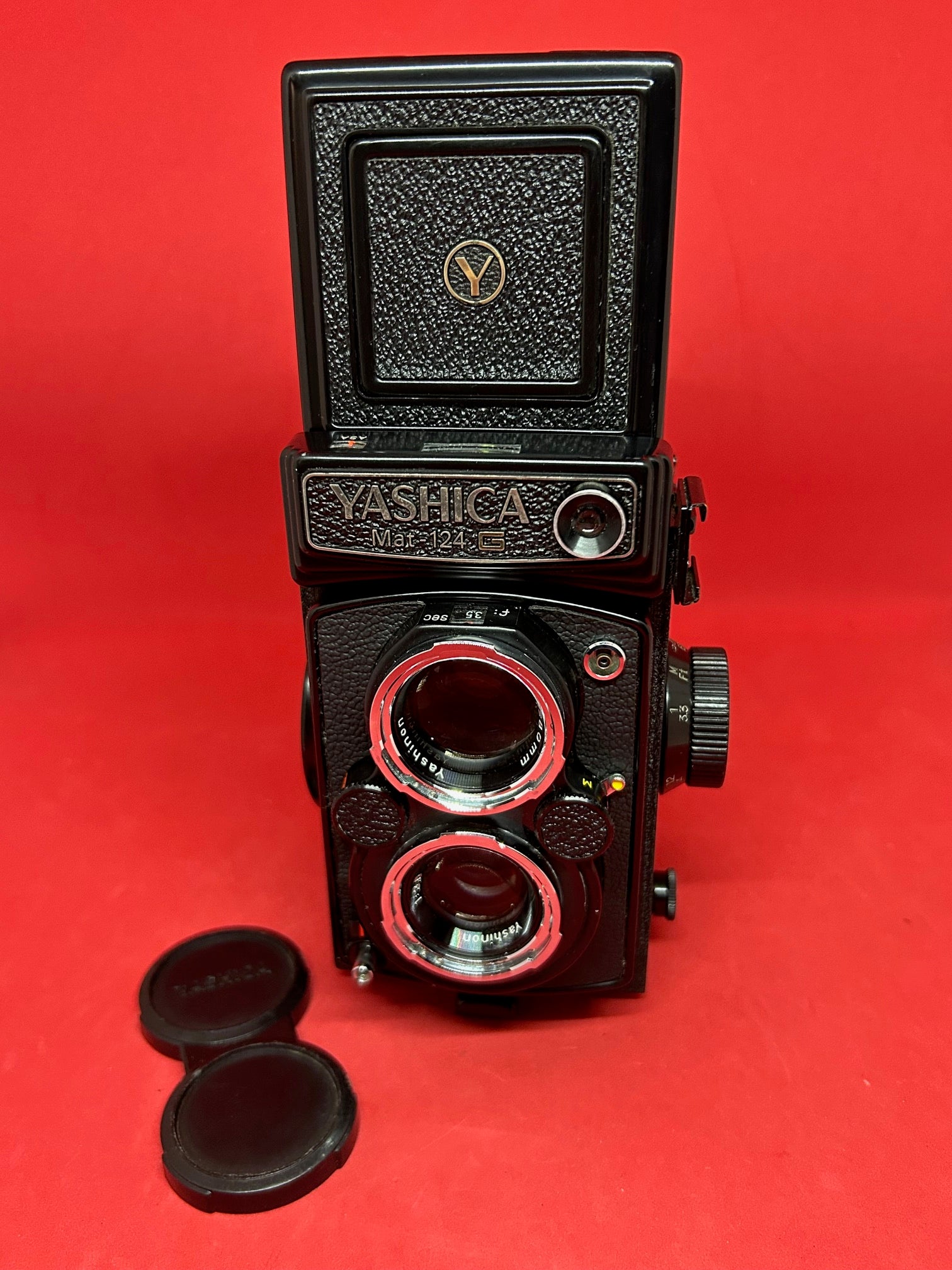 Yashica Mat-124G Medium Format TLR Camera – Lincoln Camera Yashica Mat-124G Medium Format TLR Camera – Lincoln Camera