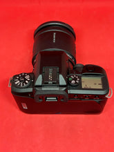 Load image into Gallery viewer, Minolta Maxxum 70 with Tanron 28-200mm AF Lens