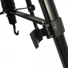 Laden Sie das Bild in den Galerie-Viewer, Arista Premium 68&quot; 3-Section Tripod