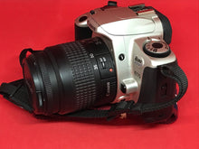 将图片加载到图库查看器，Canon EOS Rebel 2000 with 28-80mm f/4.0-5.6 II Zoom Lens 35mm Film Camera
