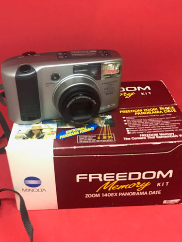 Minolta Freedom Zoom 140EX 35mm Film Camera with Date & Panorama