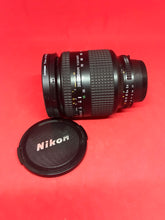 Cargar imagen en el visor de la galería, Nikon 28-200mm f/3.5-5.6D Auto Focus Lens