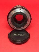 将图片加载到图库查看器，Nikon 85mm f/2 NIkkor AIS Manual Focus Lens