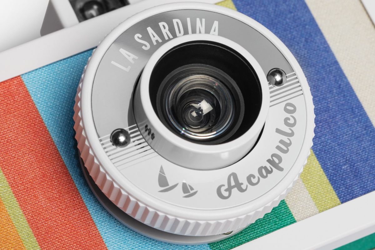 La Sardina Camera & Flash Acapulco Caleta – Lincoln Camera Shop